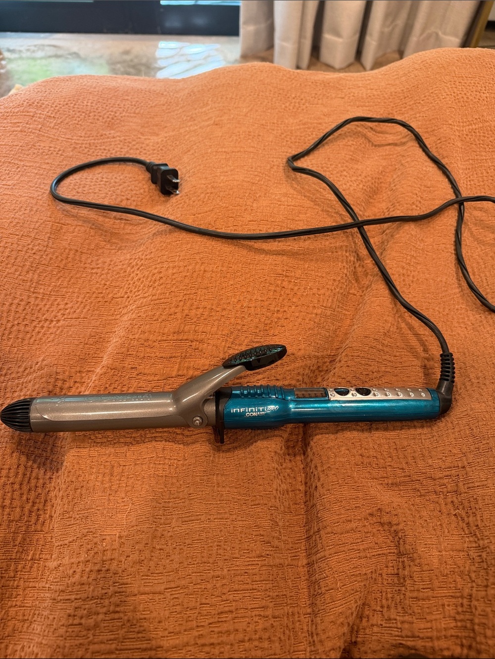 Conair 1 inch Infiniti Pro Ceramic Curling Iron — Teal and Silver